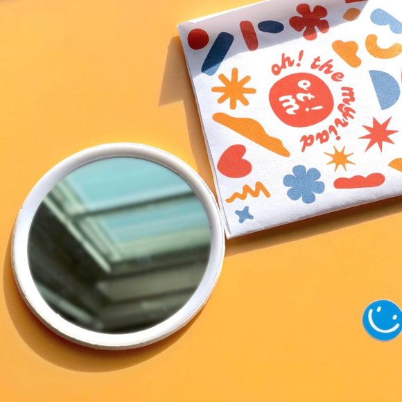 Round Pocket Mirror | Bunny Pattern Print Round Metal Makeup Hand Pocket Compact - Picture 1 of 7